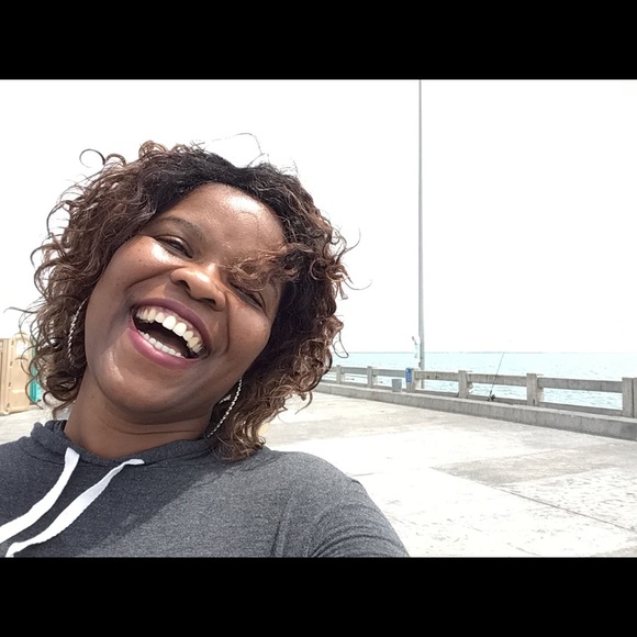 Meet your Posher, Anna - Picture 3 of 3